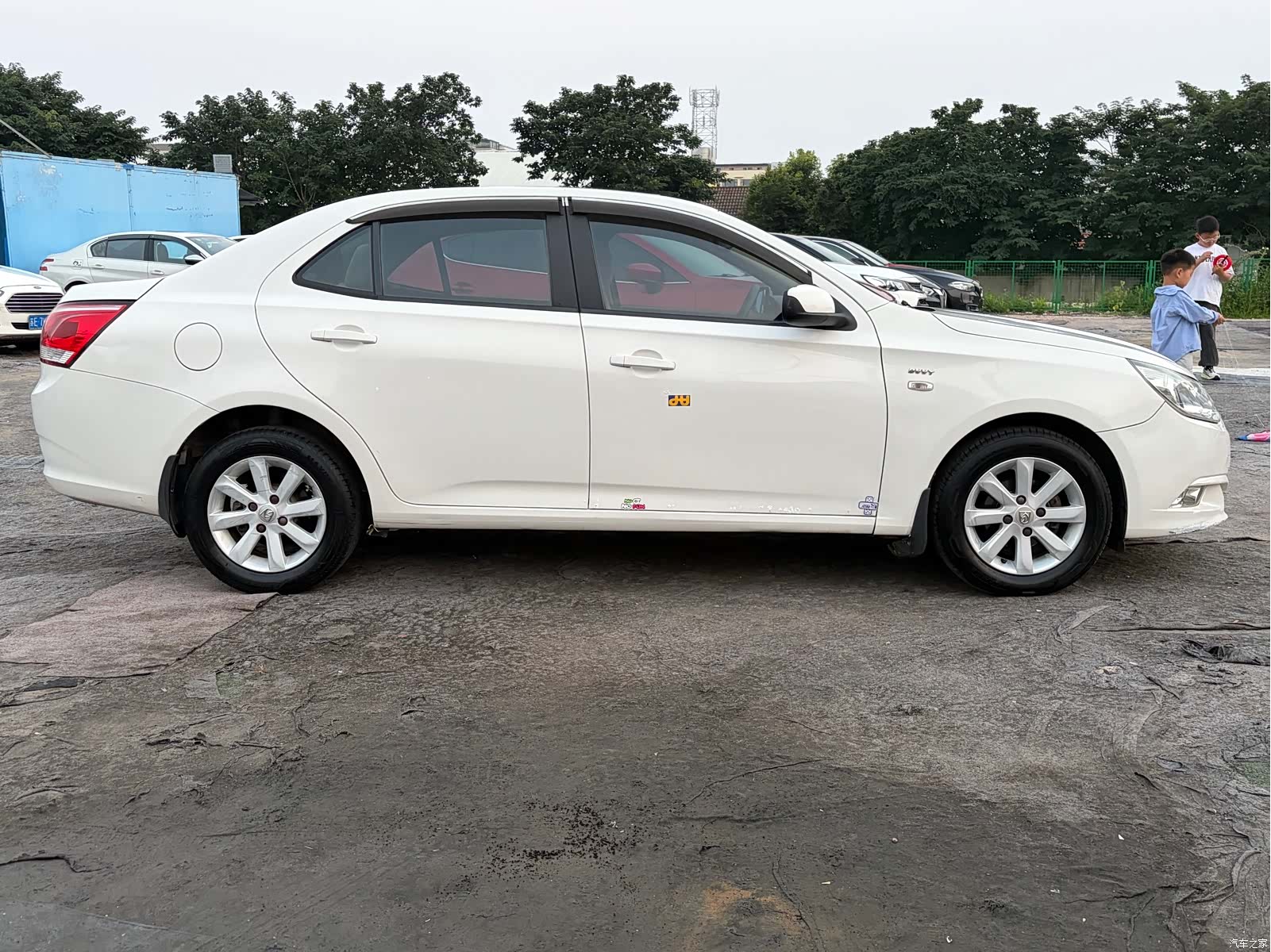 Wuling 630, 2012 4