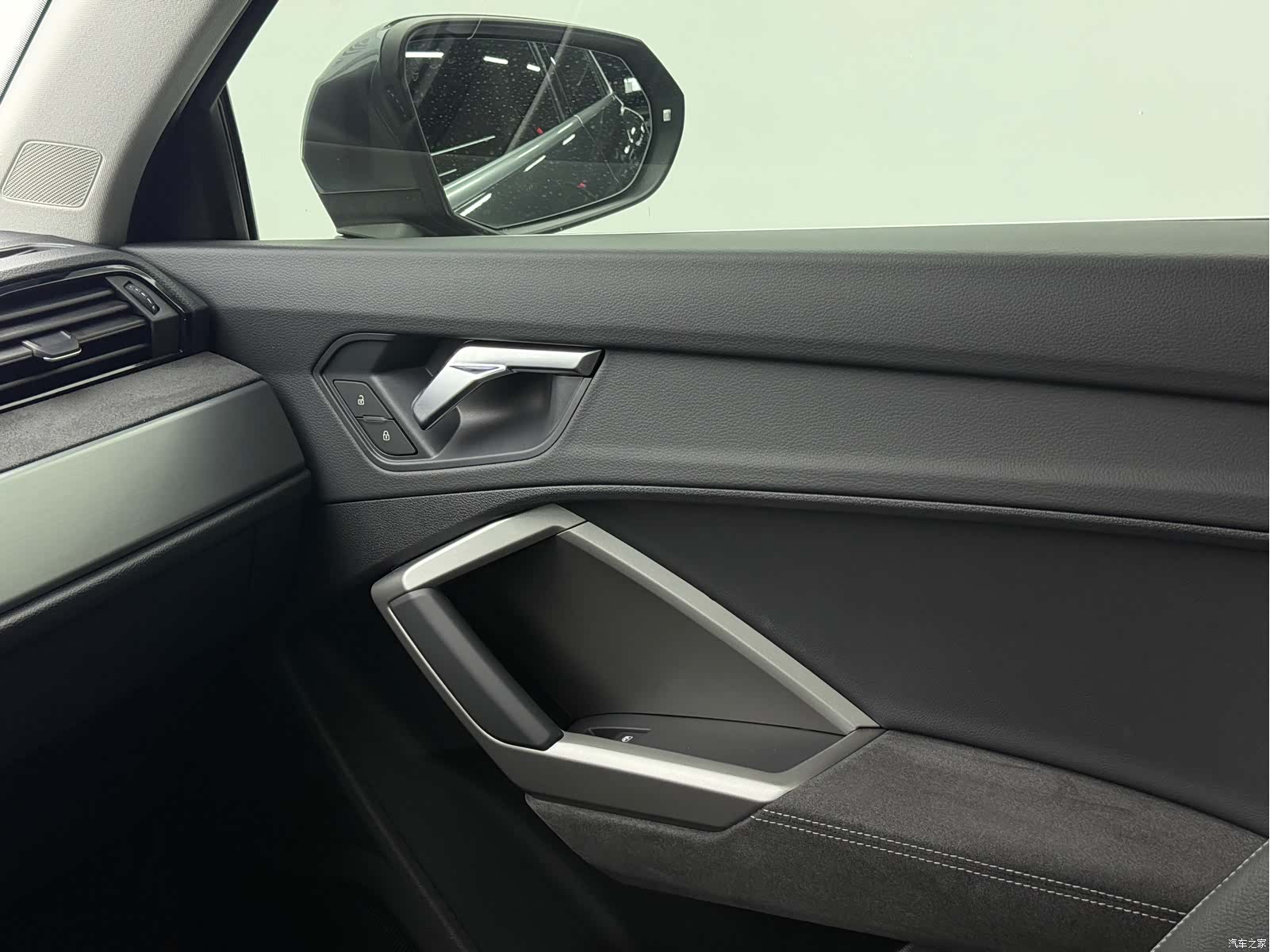 Audi Q3, 2023 10