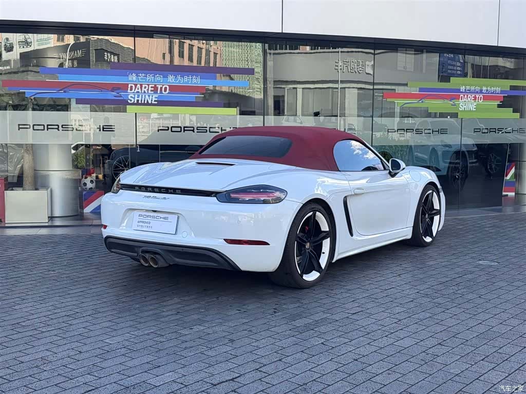 Porsche Boxster, 2022 все фото