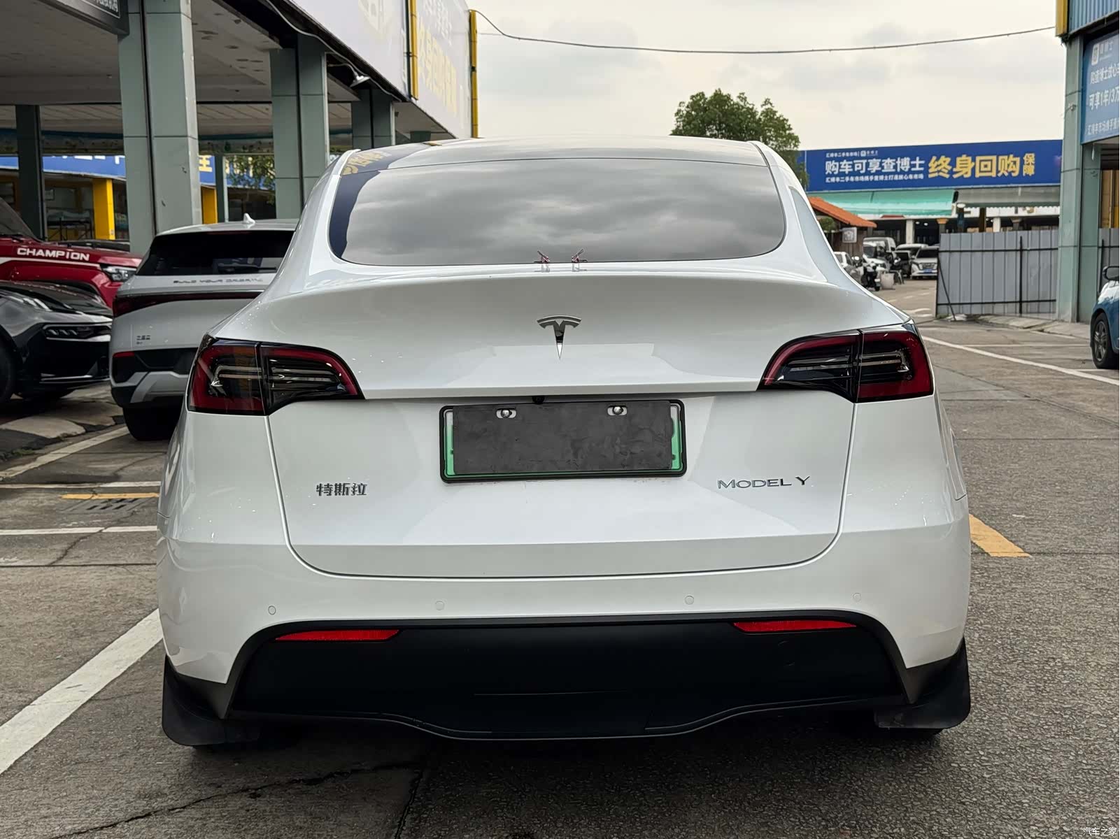 Tesla Model Y, 2023 16