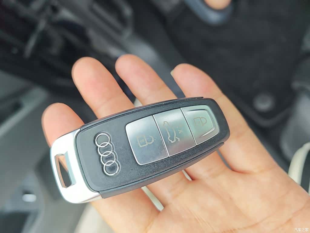 Audi Q4 e-tron, 2023 9