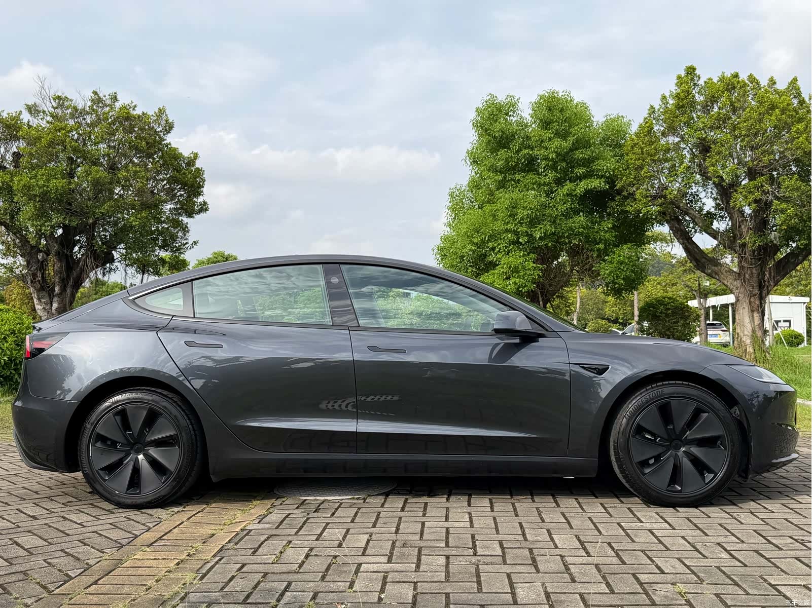 Tesla Model 3, 2025 19
