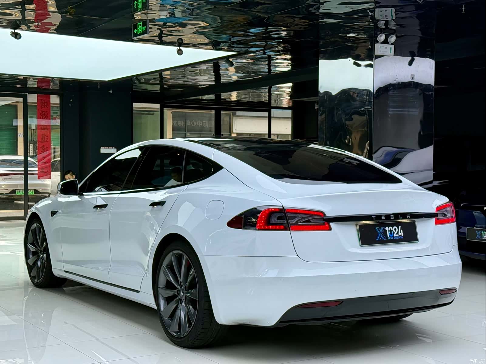 Tesla Model S, 2018 16