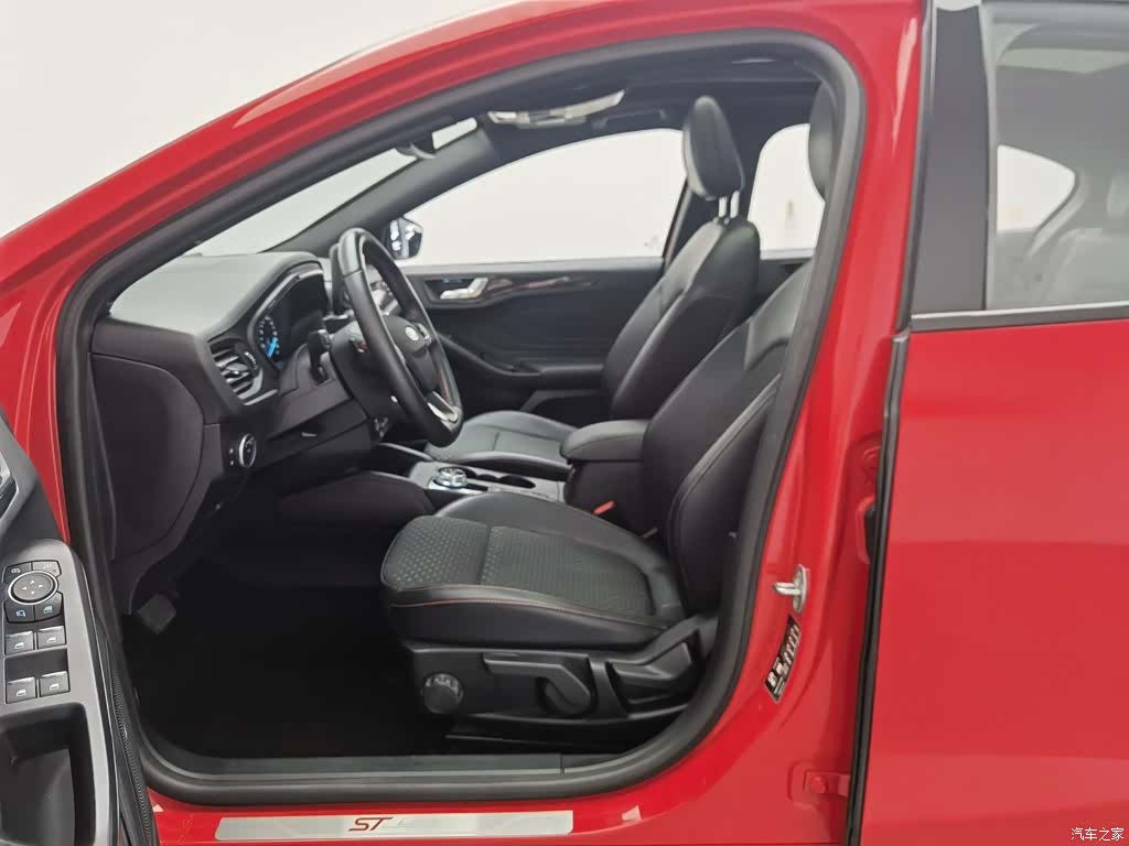 Ford Focus, 2020 10