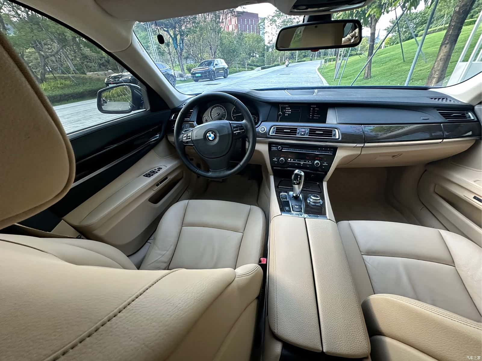 BMW 7 Series, 2010 10