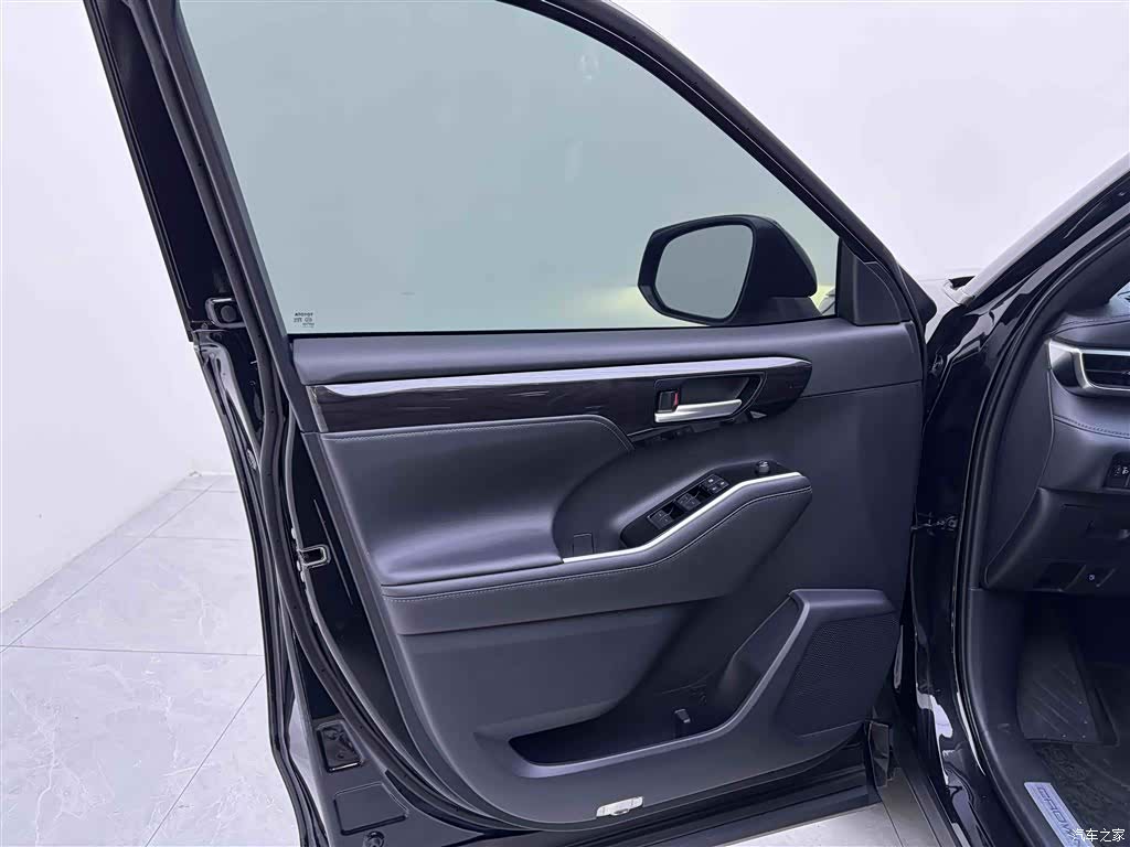 Toyota Crown, 2023 15