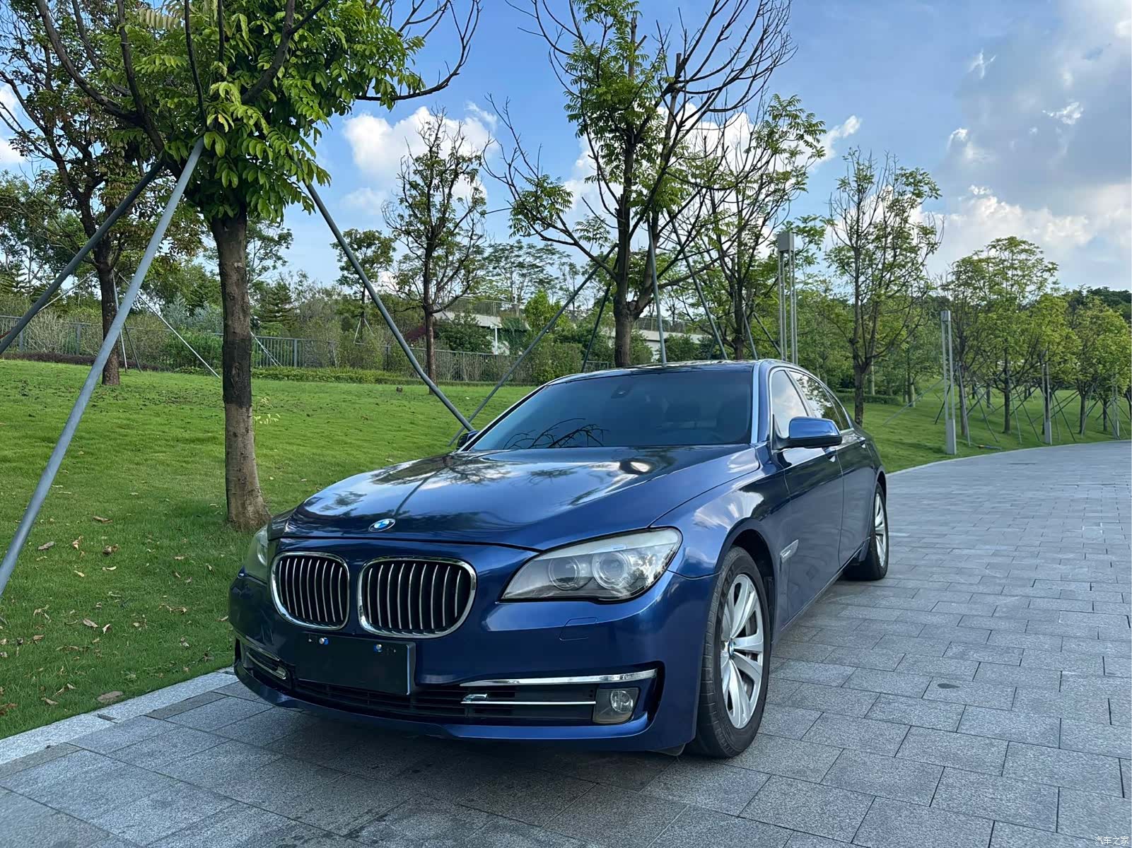 BMW 7 Series, 2010 4