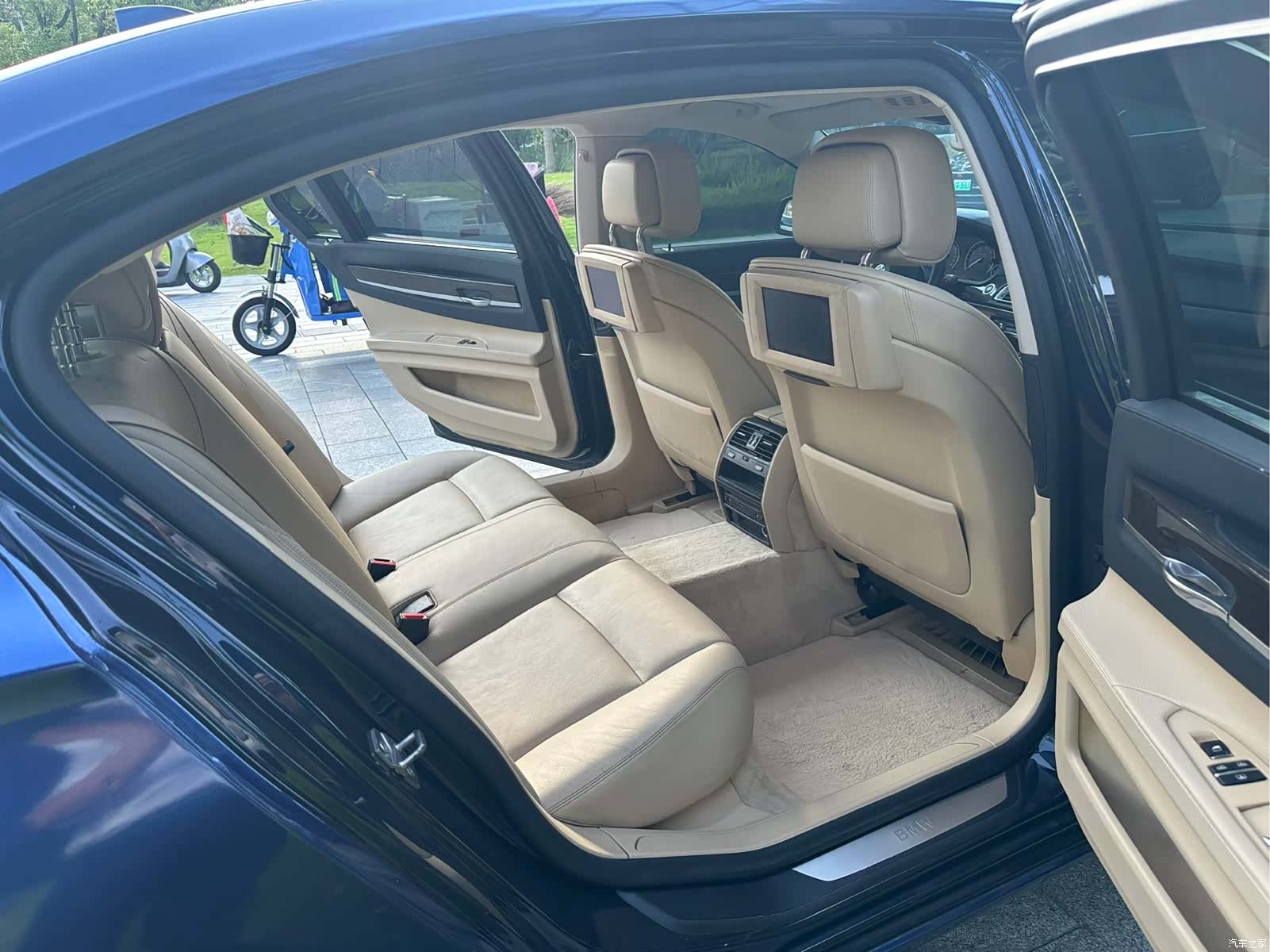 BMW 7 Series, 2010 18