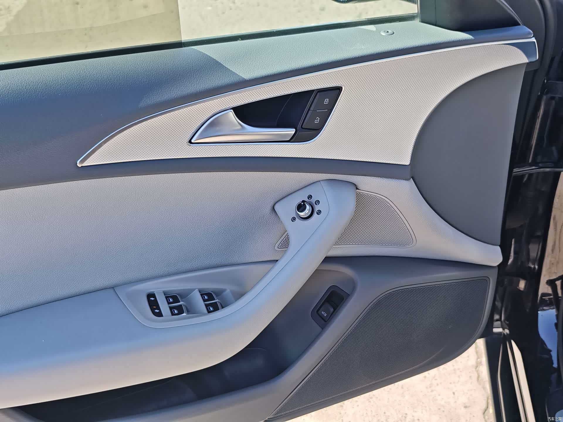 Audi A6L, 2015 12