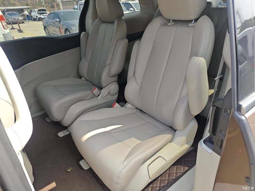 Buick GL8, 2020 13