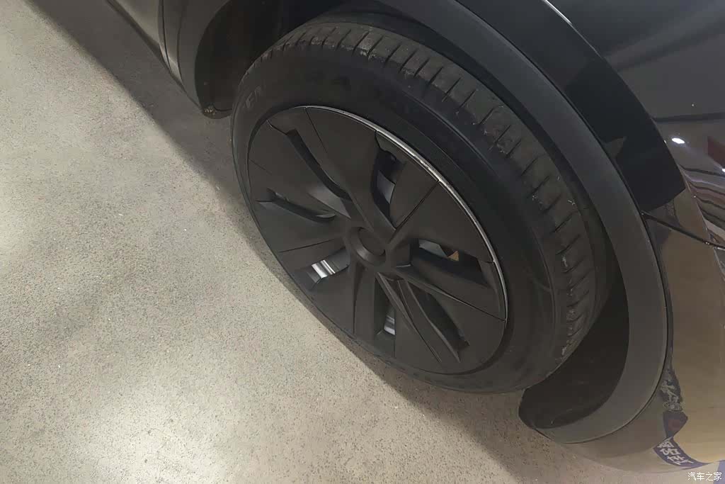 Tesla Model Y, 2023 6
