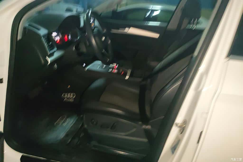 Audi Q5L, 2020 9