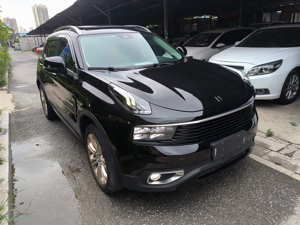 Lynk & Co 01