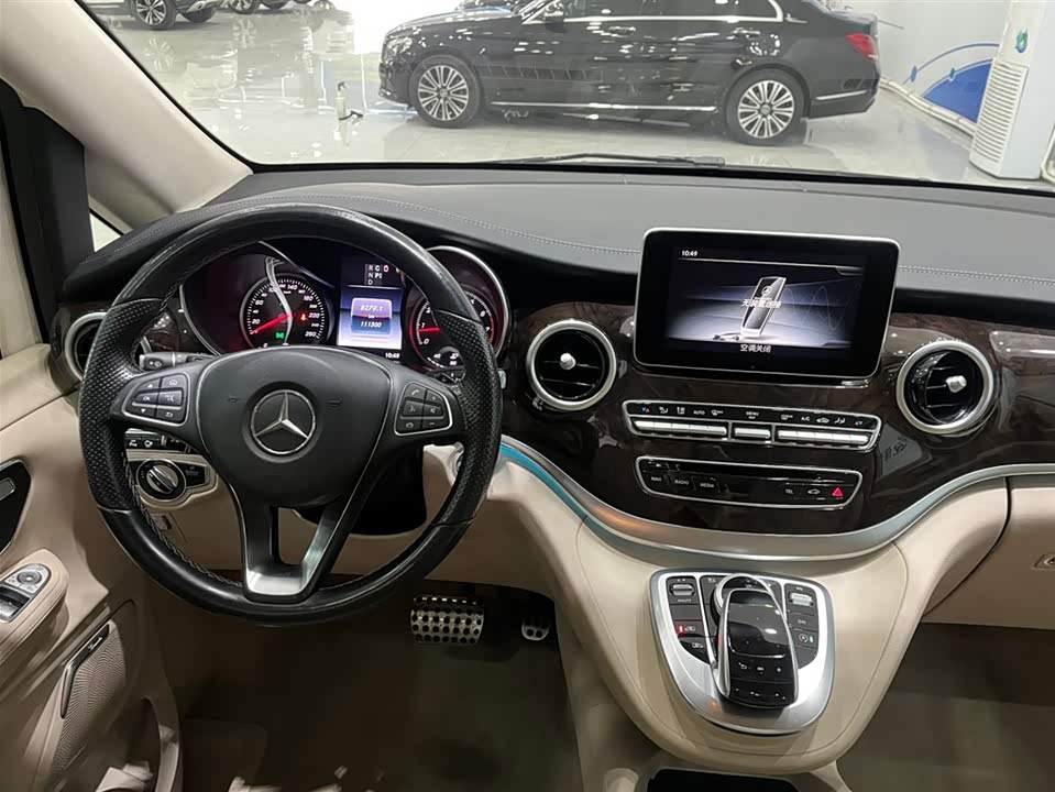 Mercedes-Benz V-class