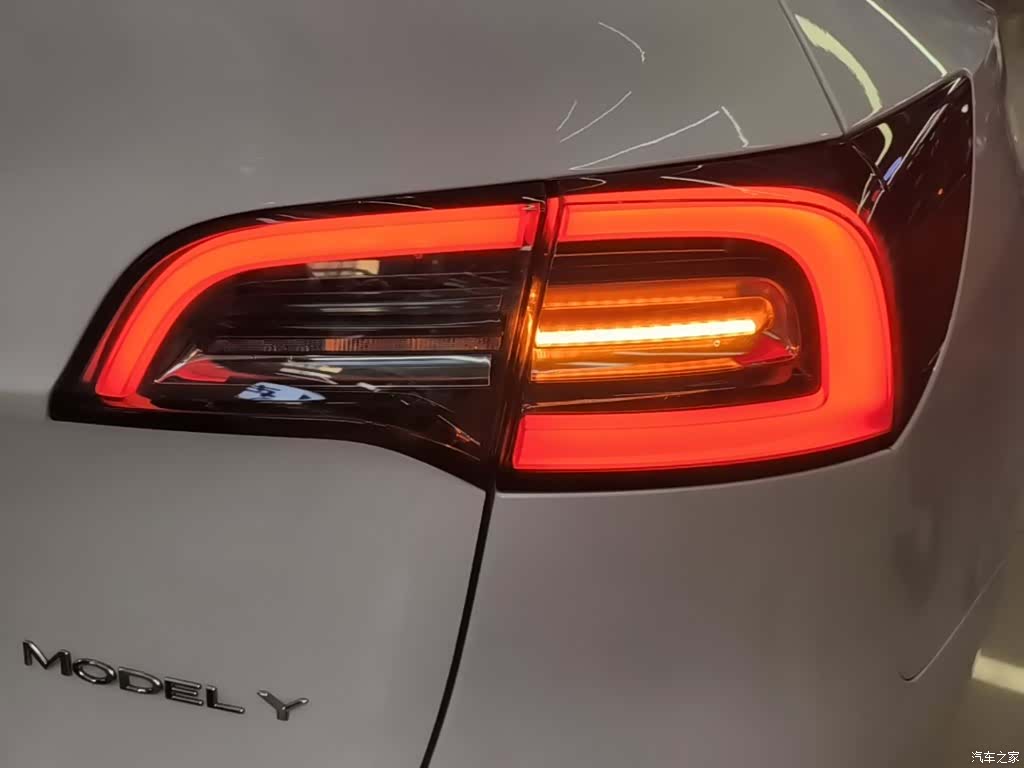 Tesla Model Y, 2023 8