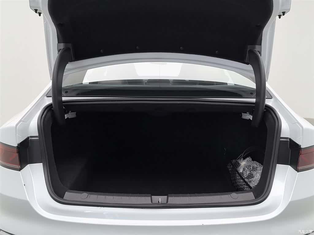 BYD Qin, 2023 16