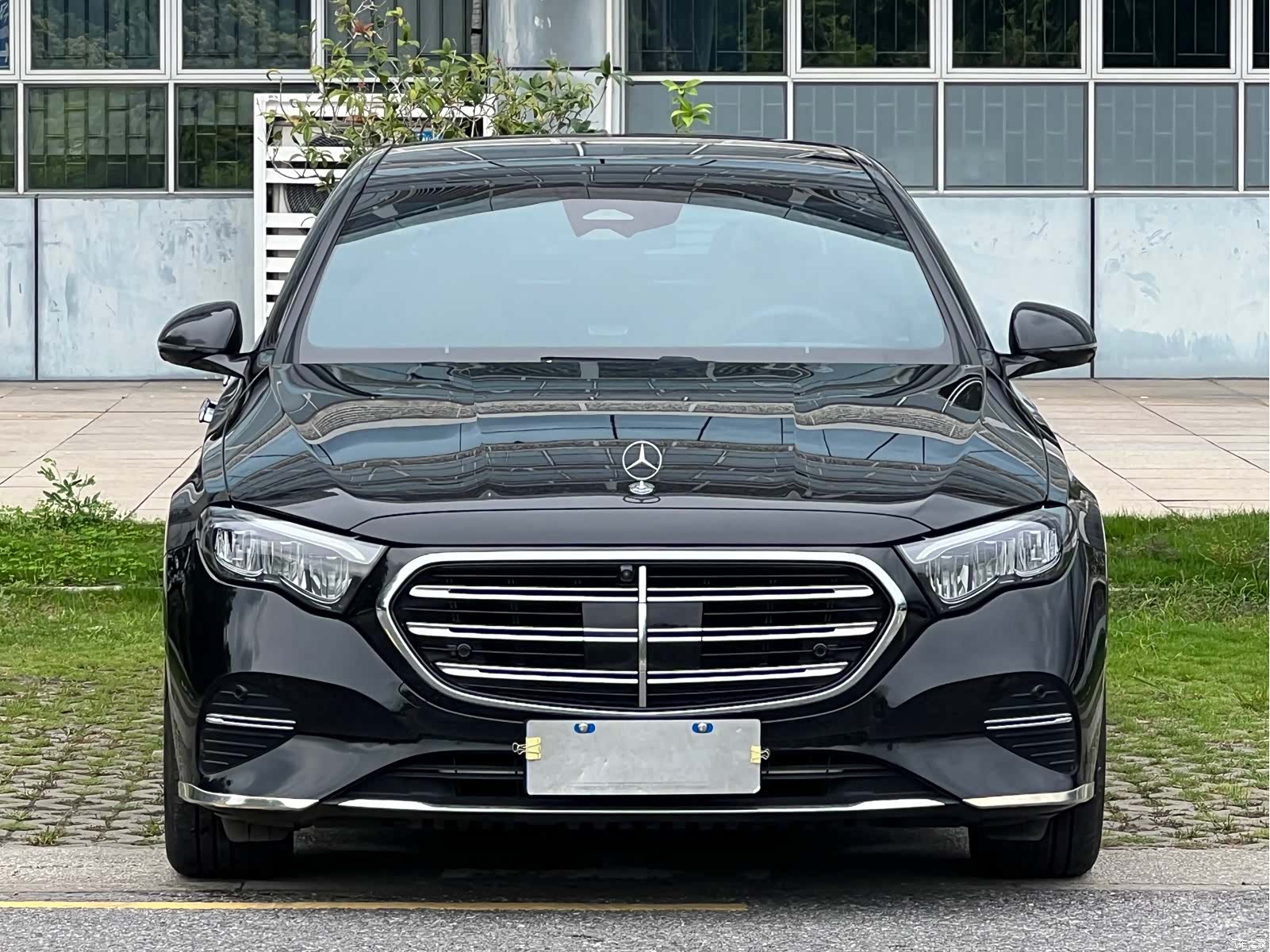 Mercedes-Benz E-Class, 2025 2