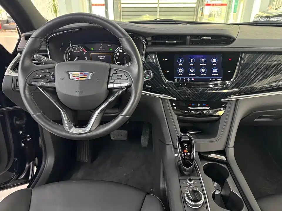 Cadillac XT6