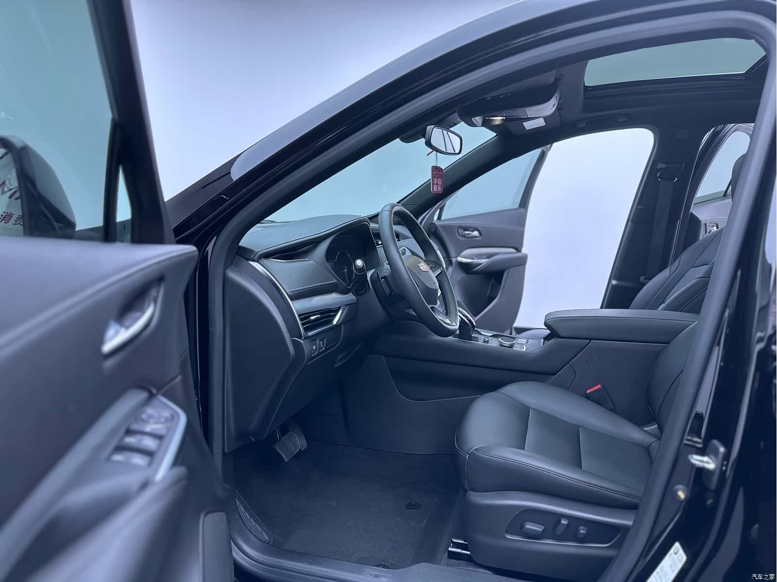 Cadillac XT4, 2021 13