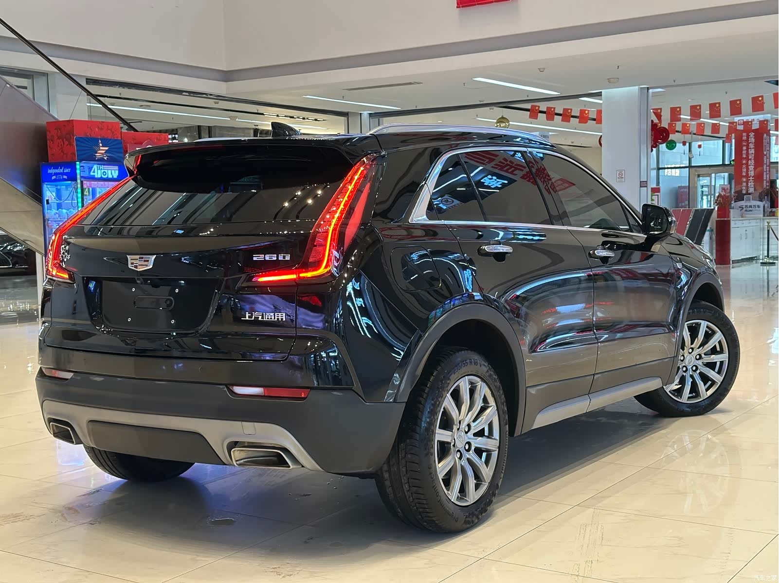 Cadillac XT4, 2021 все фото