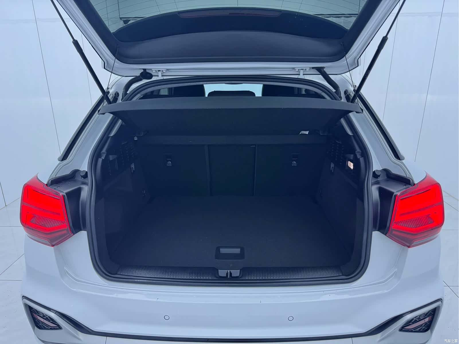 Audi Q2L, 2022 15