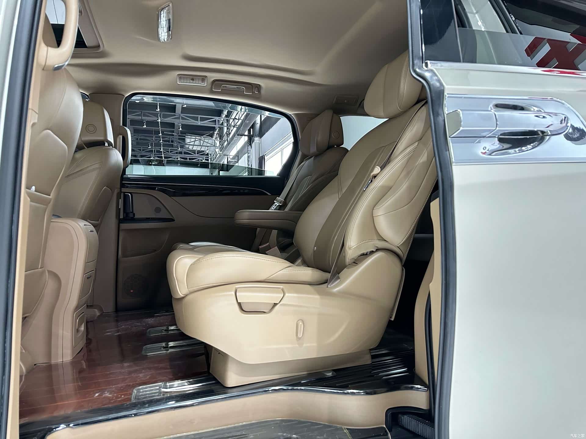 Buick GL8, 2017 14