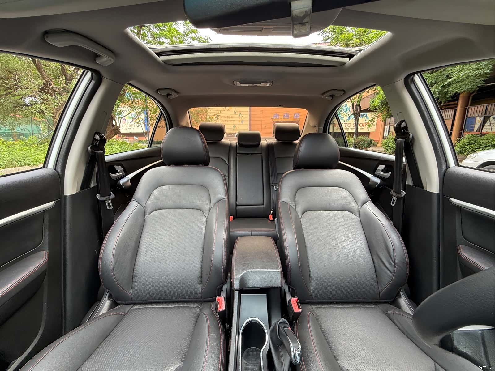 Geely Emgrand, 2015 10