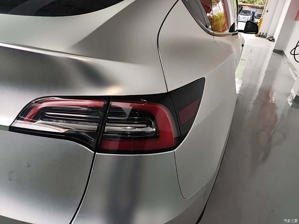 Tesla Model Y, 2024 8