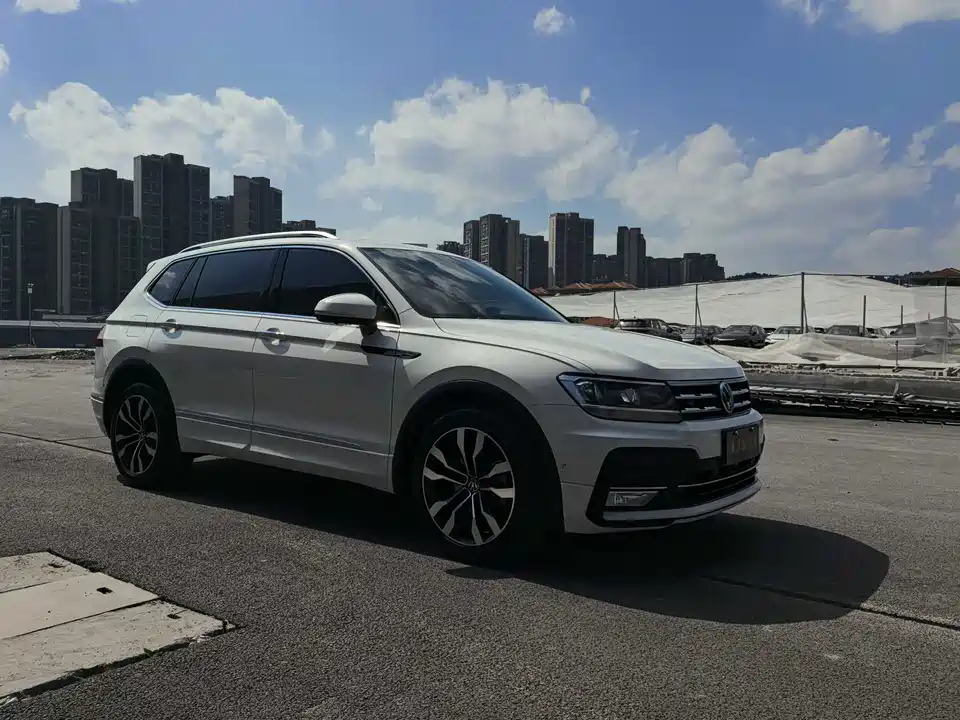 Volkswagen Tiguan L
