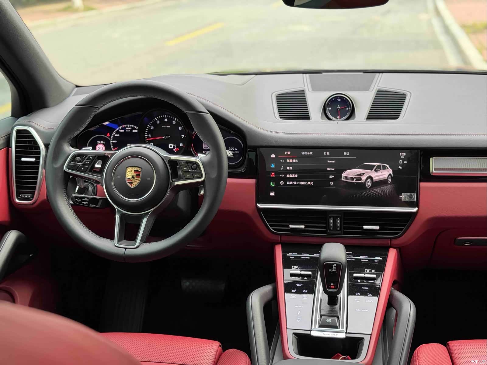Porsche Cayenne, 2023 10