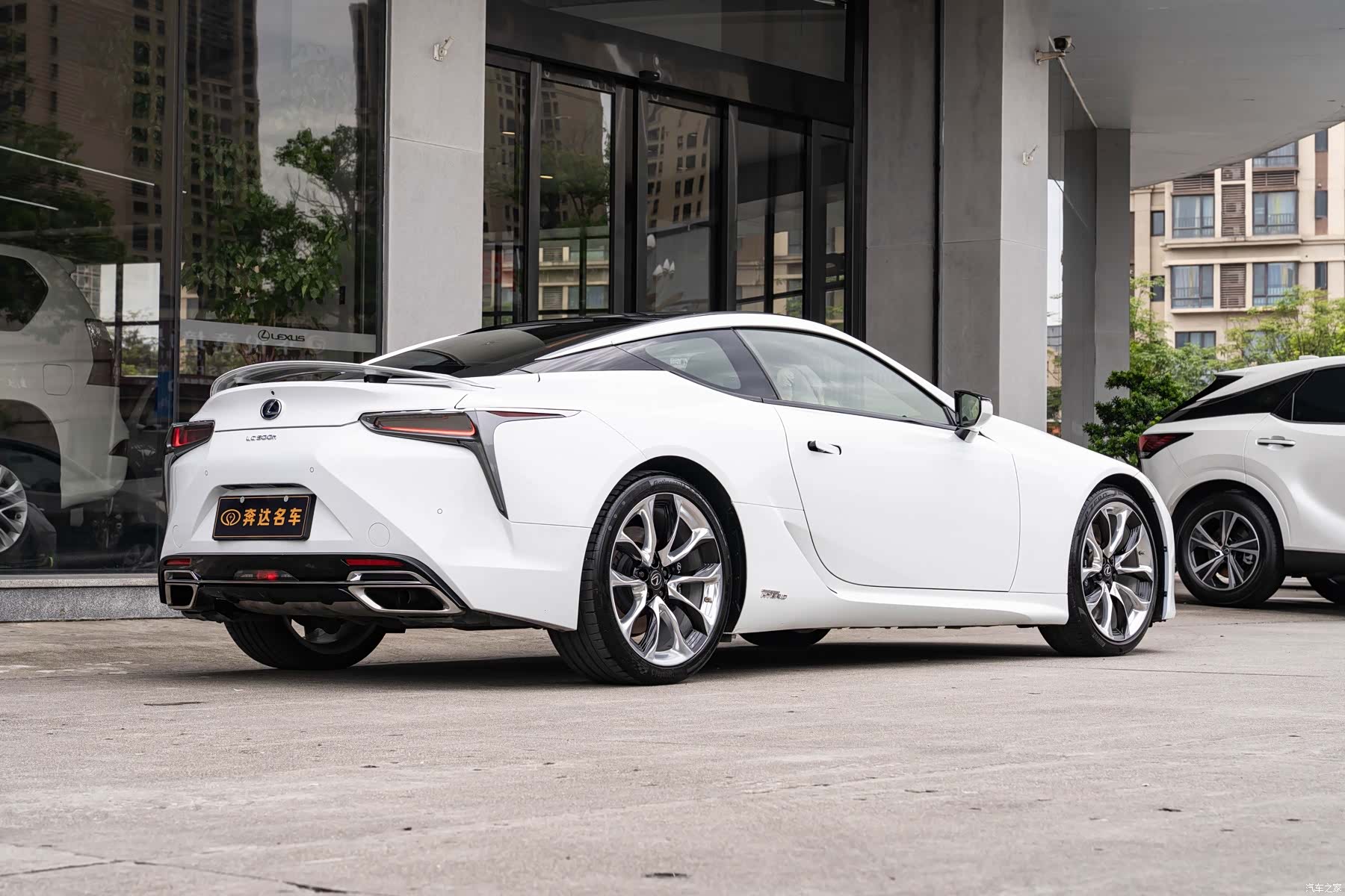 Lexus LC, 2019 3