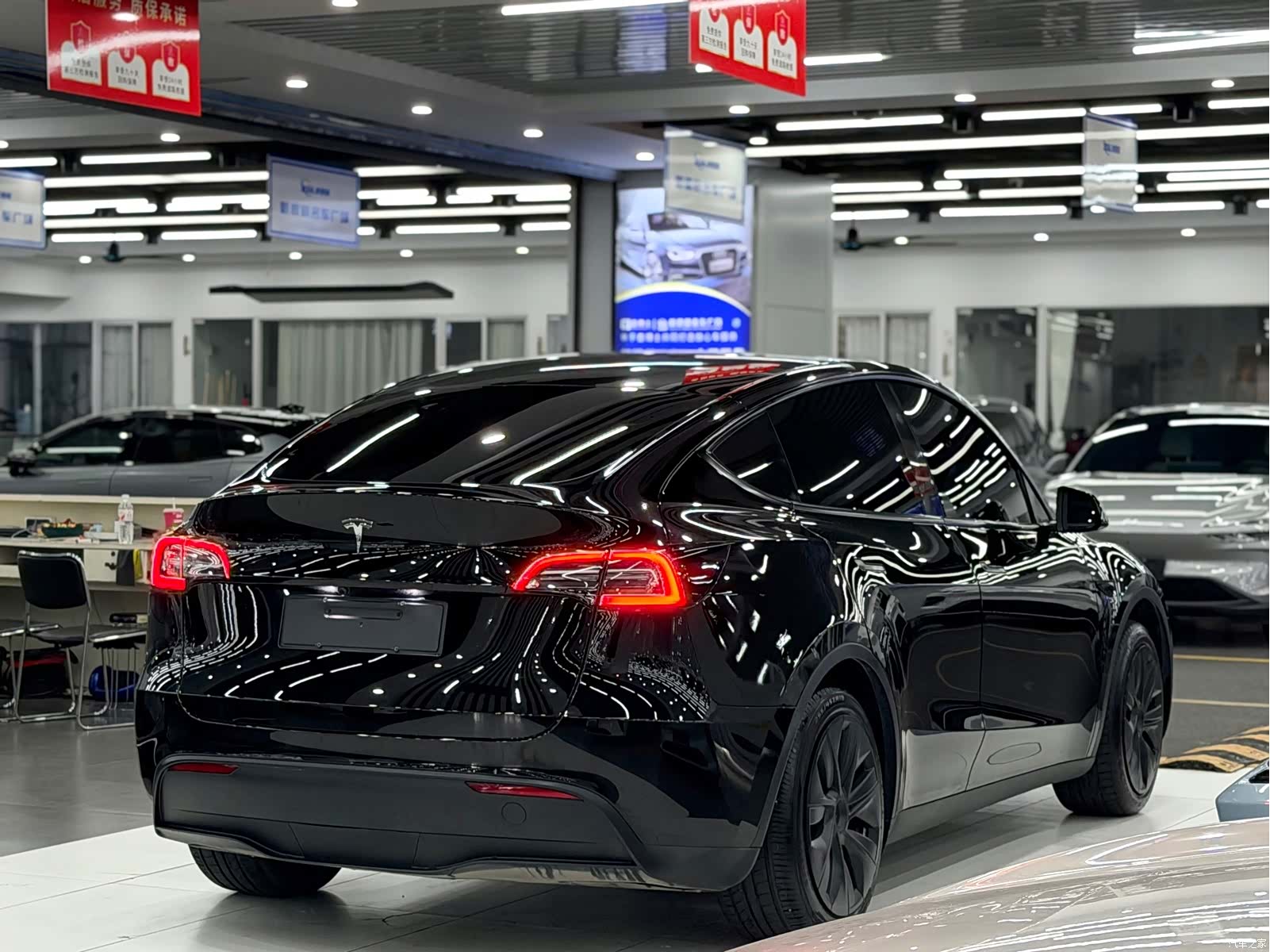 Tesla Model Y, 2024 6