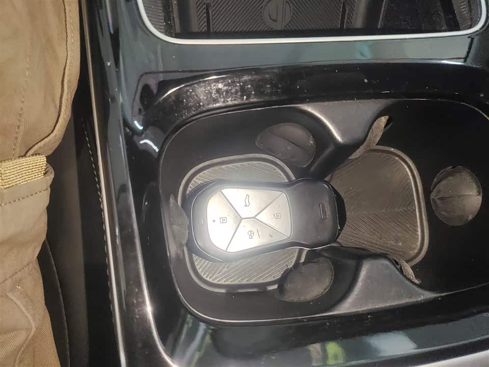 XPENG P5