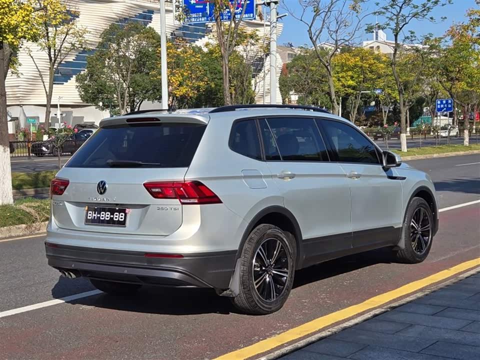 Volkswagen Tiguan L