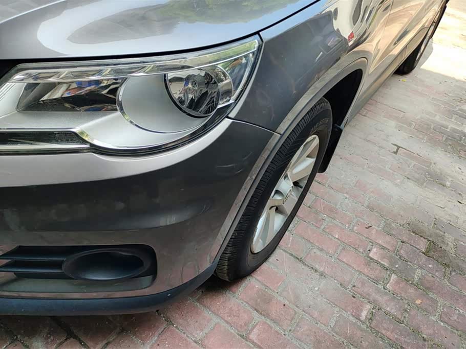 Volkswagen Tiguan Volkswagen Tiguan