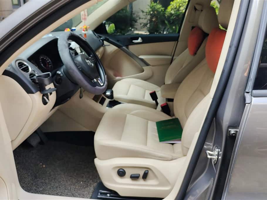 Volkswagen Tiguan Volkswagen Tiguan