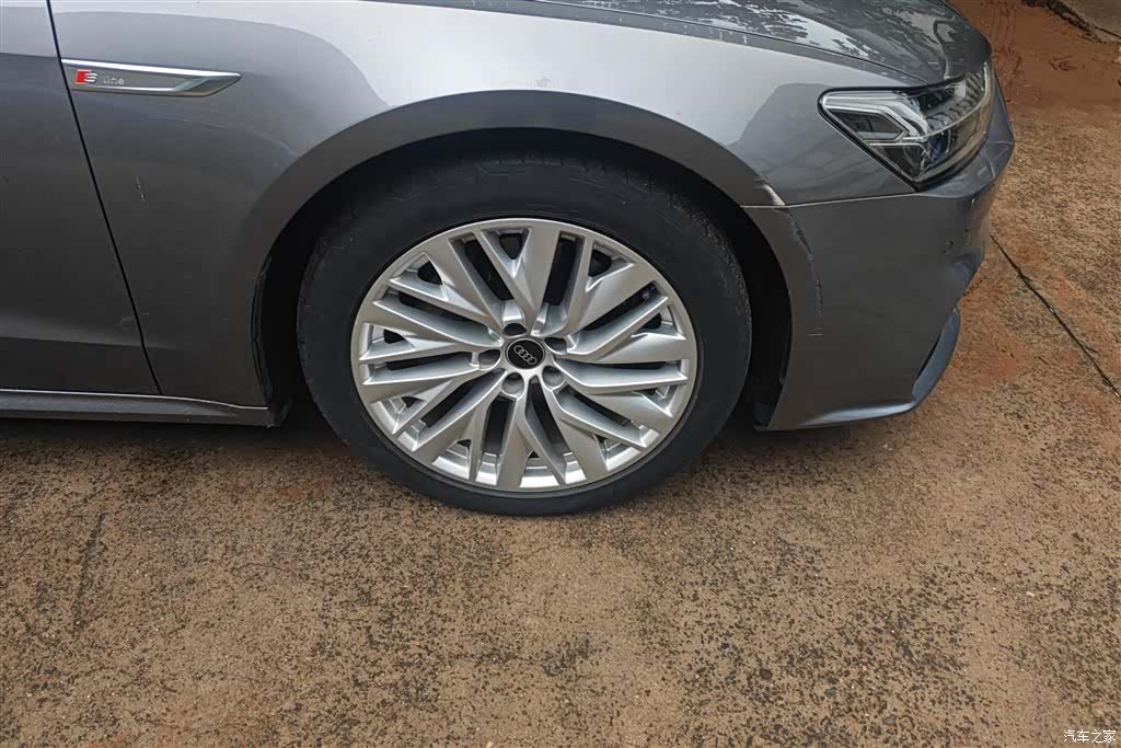 Audi A7L, 2023 все фото
