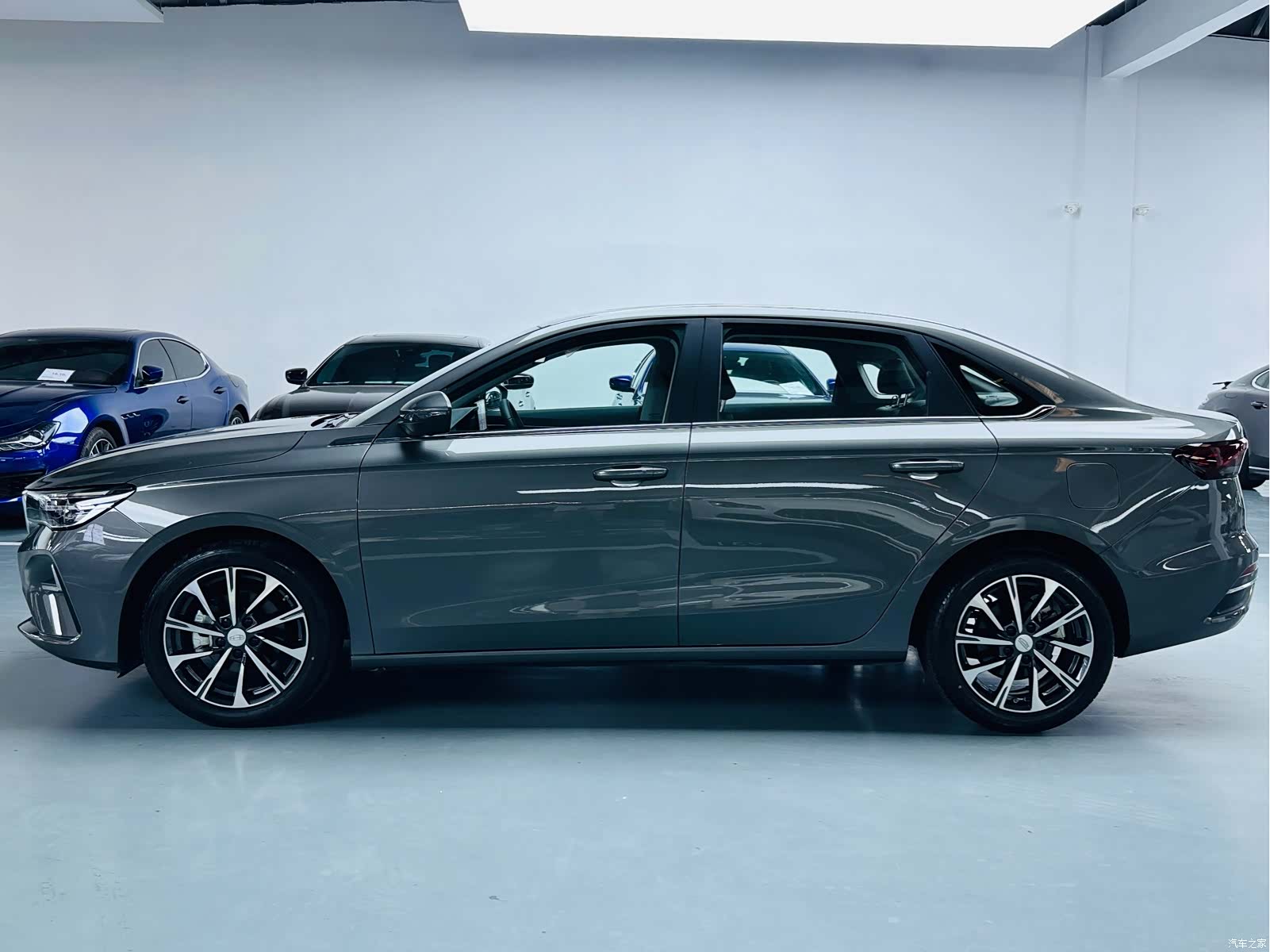 Geely Emgrand, 2025 9