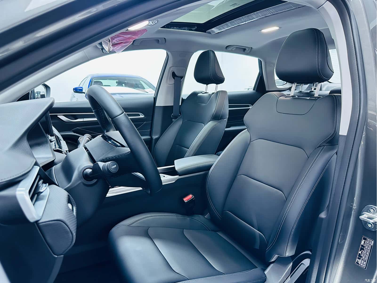 Geely Emgrand, 2025 14