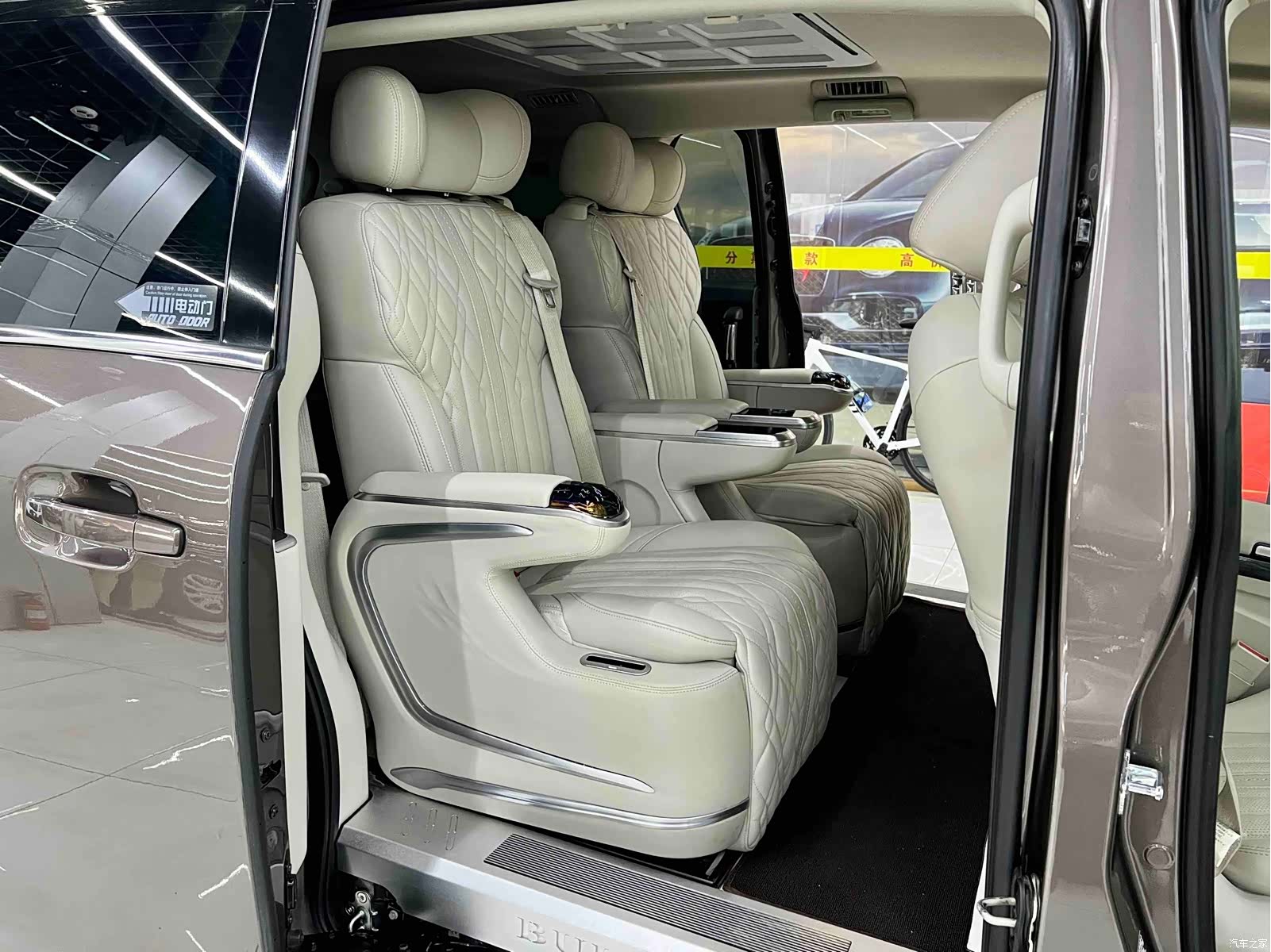 Buick GL8, 2024 13