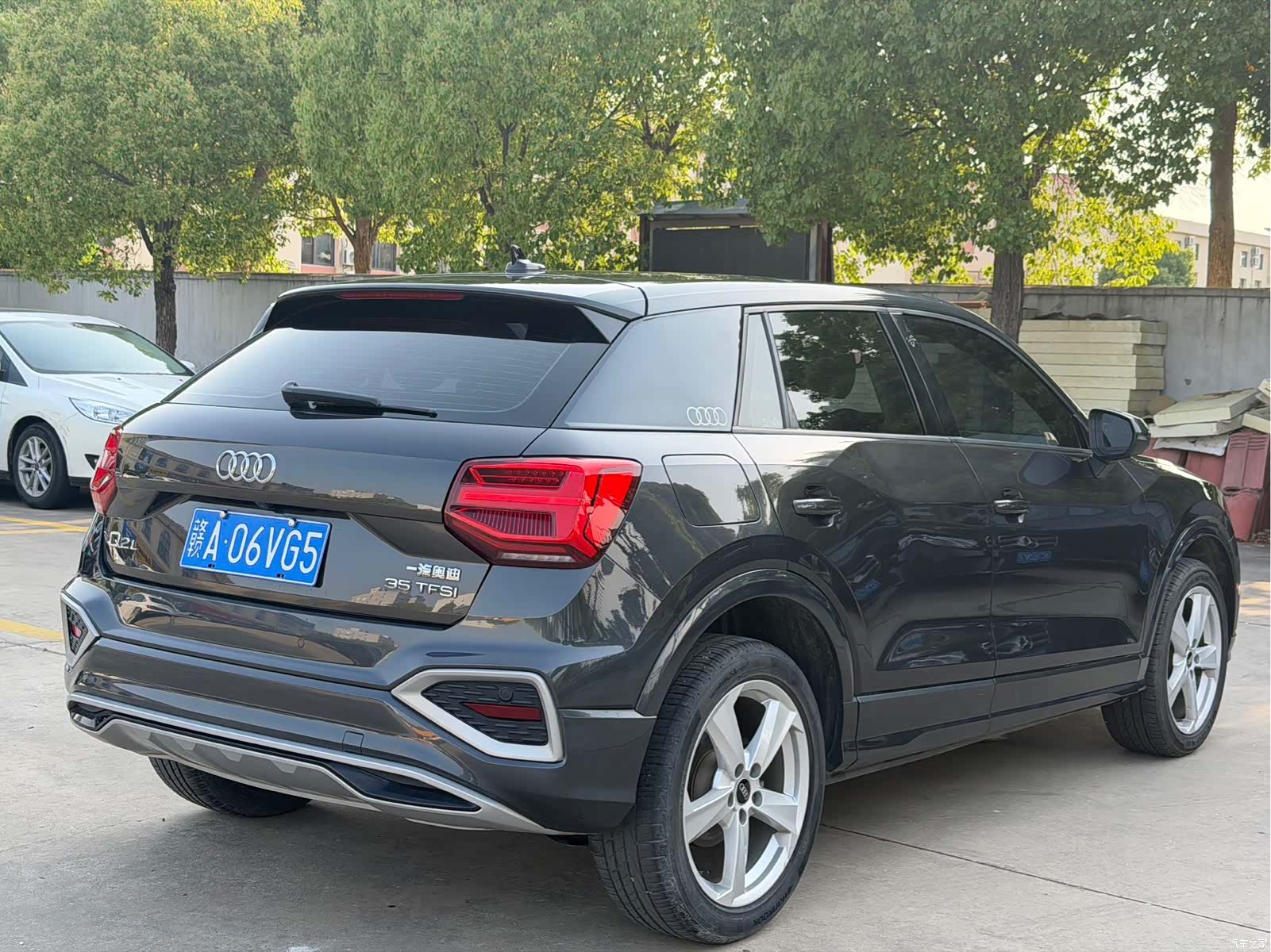 Audi Q2L, 2022 все фото