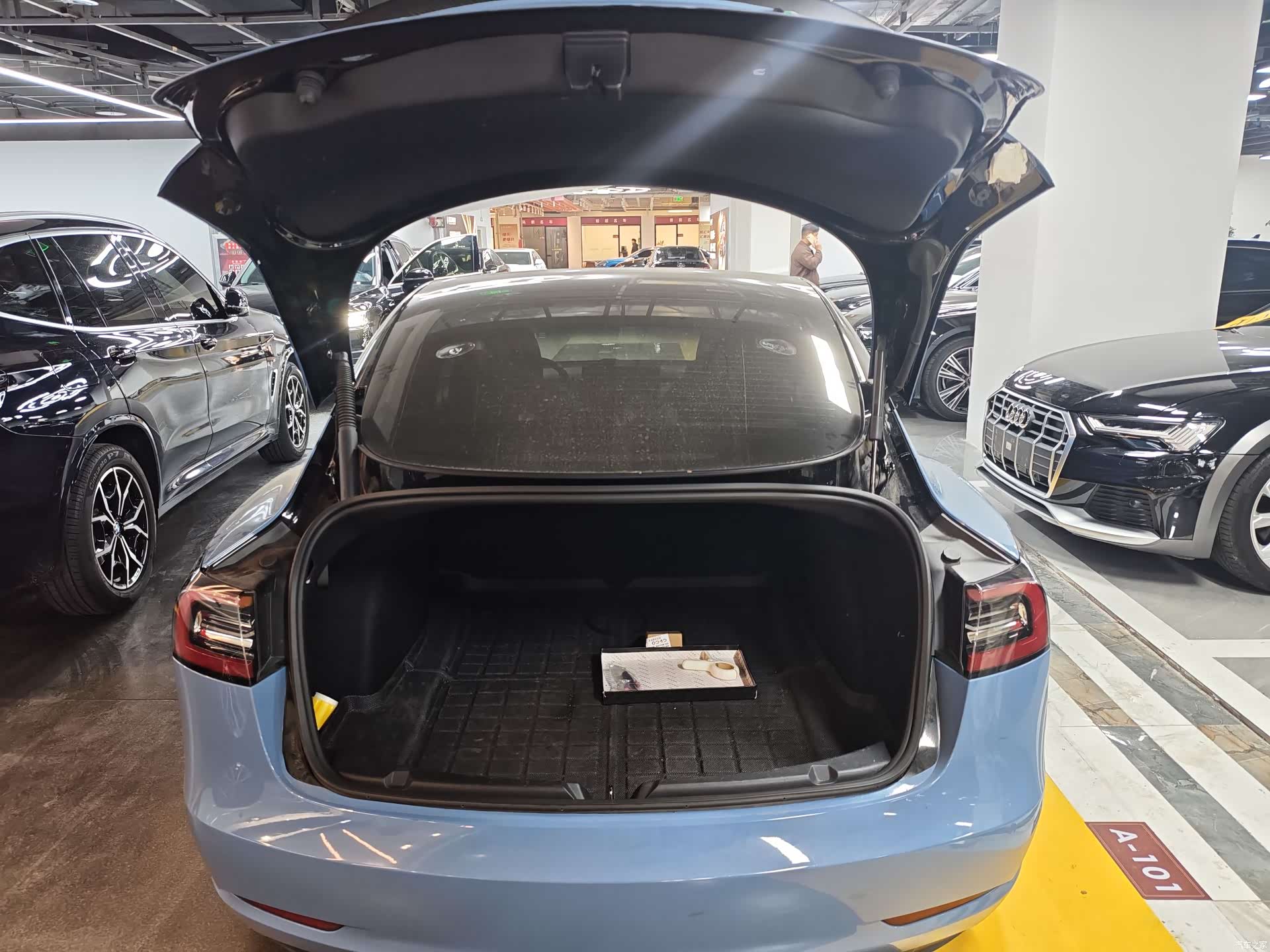 Tesla Model 3, 2022 11