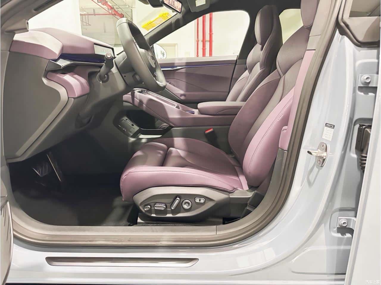 Xpeng P7, 2025 12