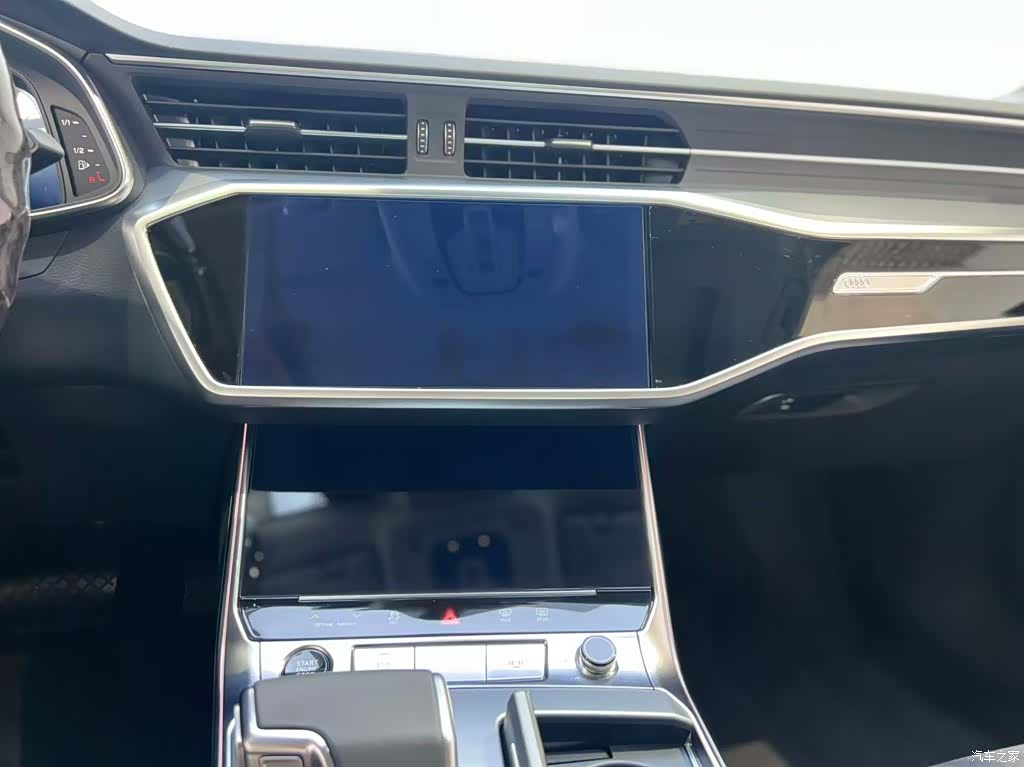 Audi A7L, 2025 11