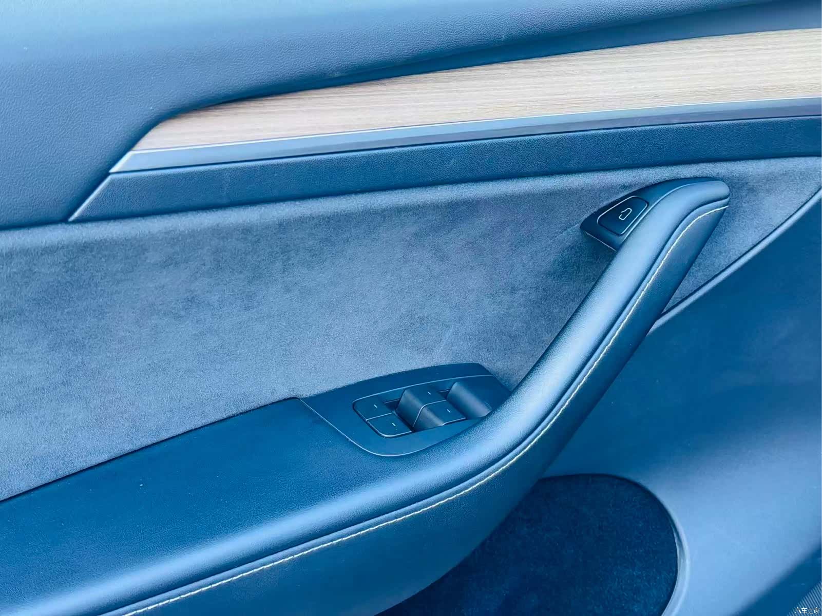 Tesla Model Y, 2023 12