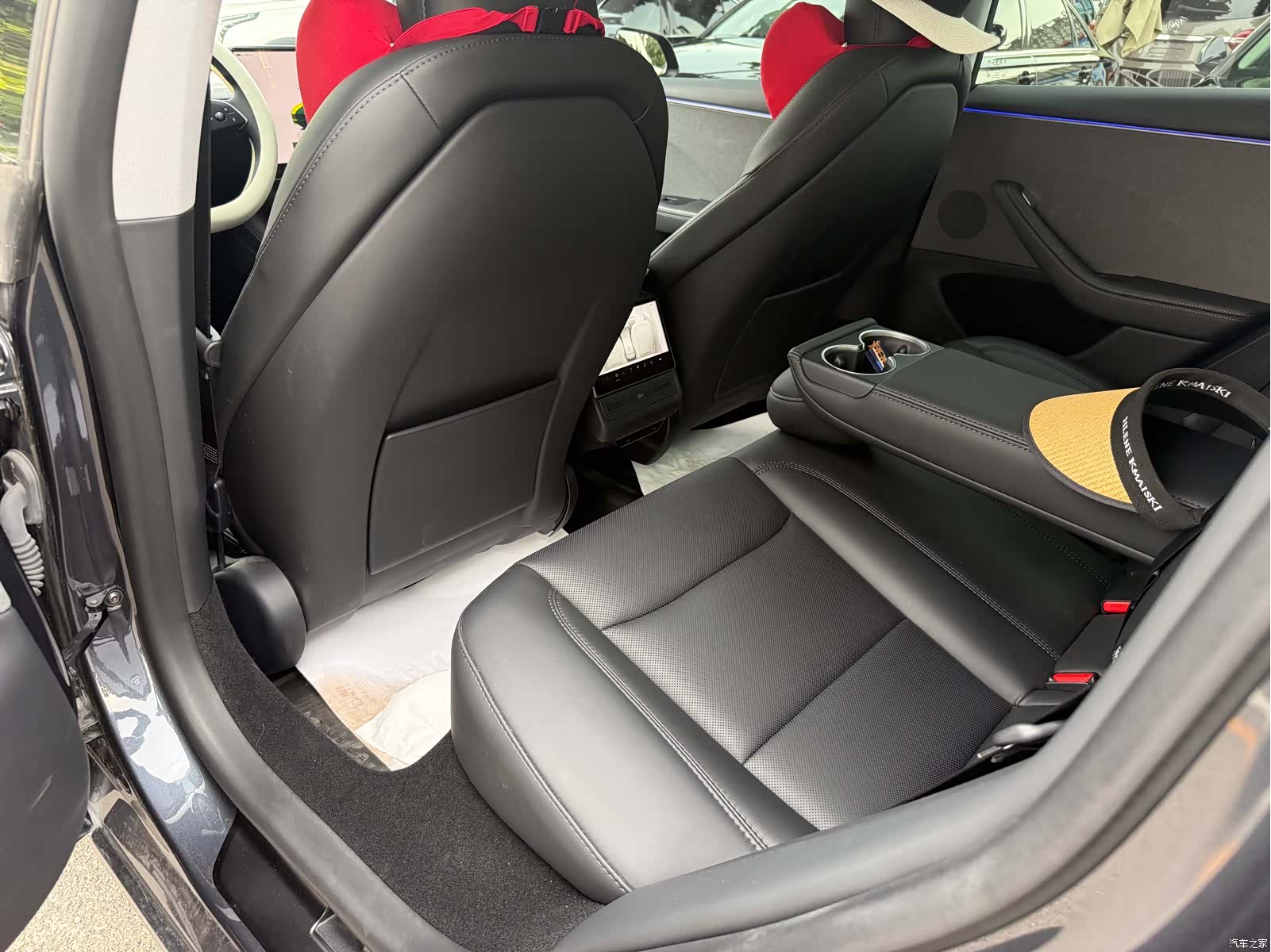 Tesla Model 3, 2025 7