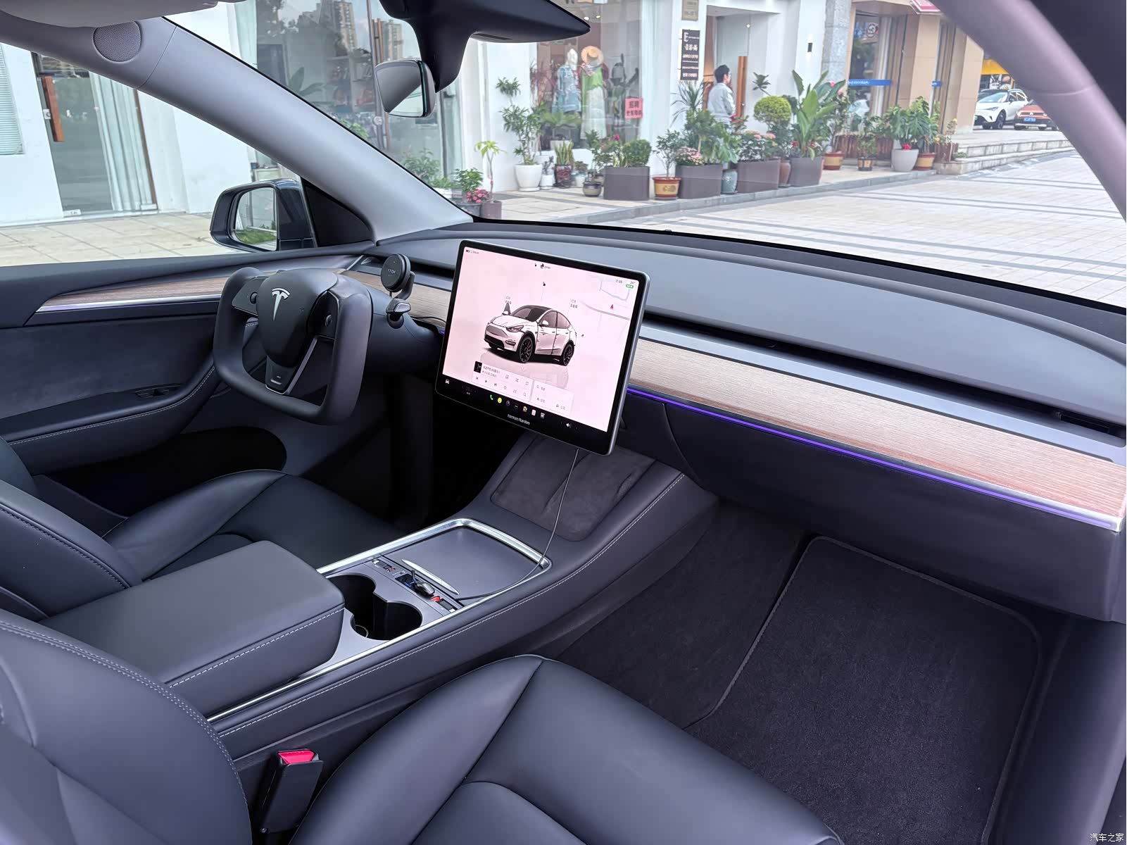 Tesla Model Y, 2022 12