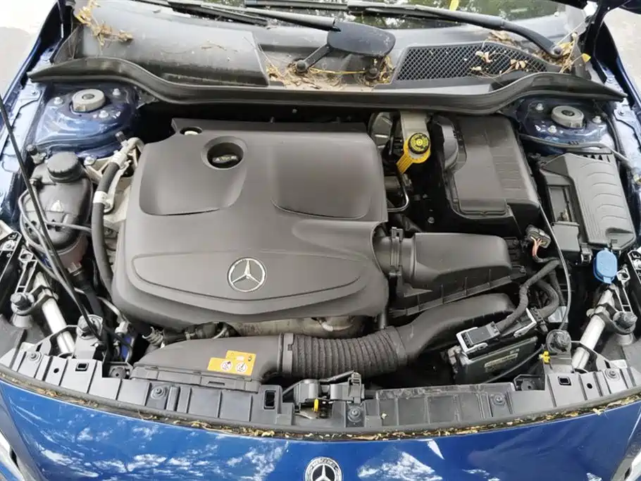 Mercedes-Benz GLA Mercedes-Benz GLA