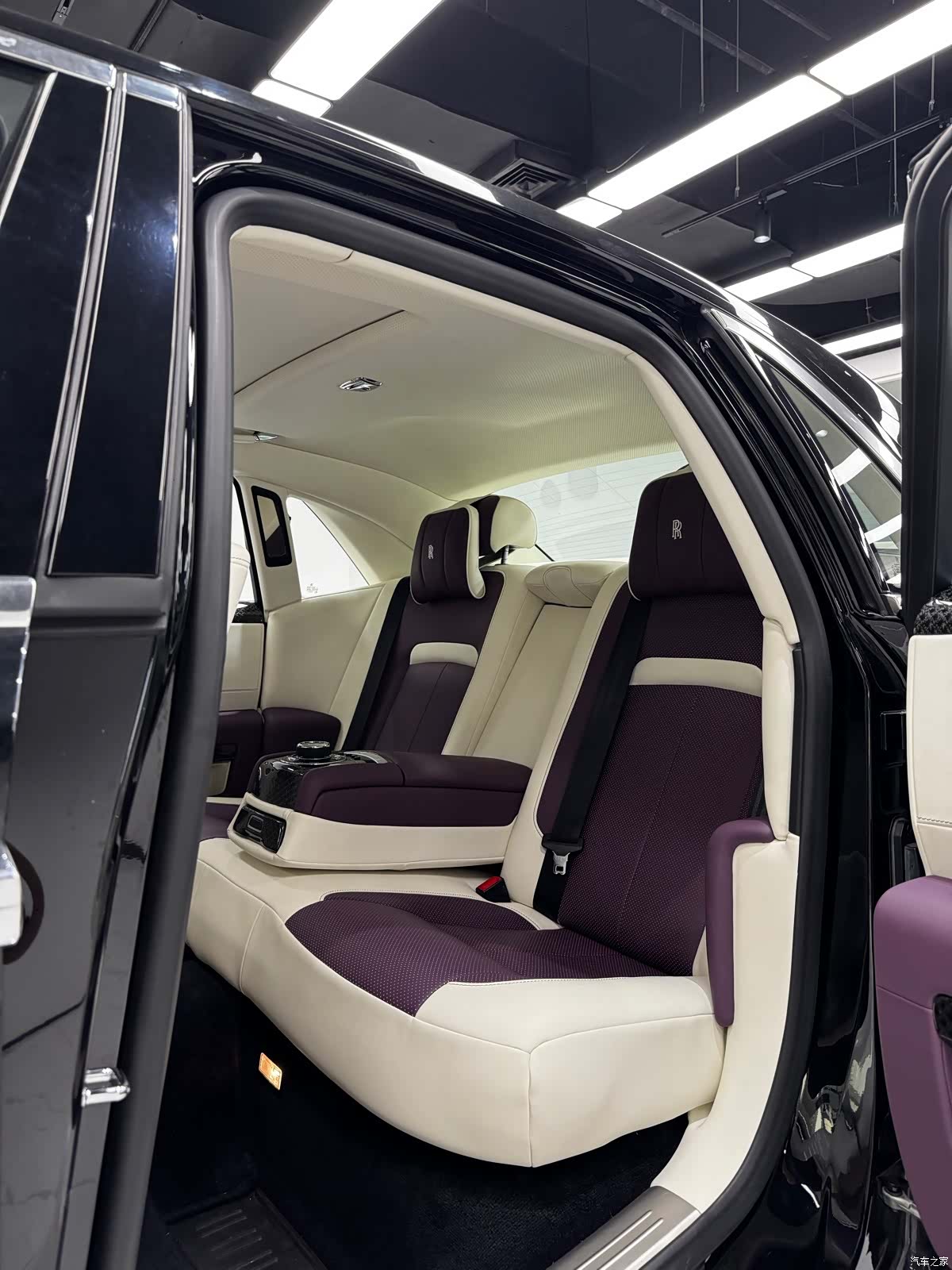 Rolls-Royce Ghost, 2011 9