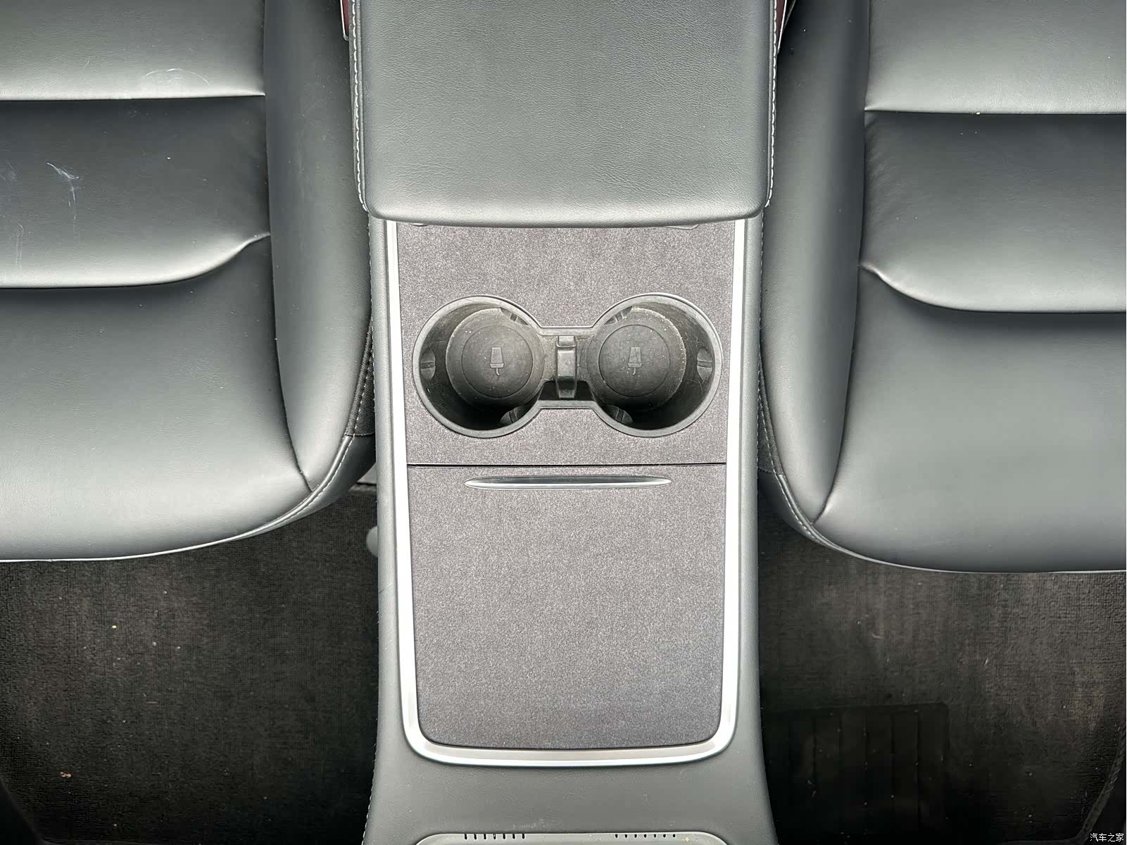 Tesla Model Y, 2024 14